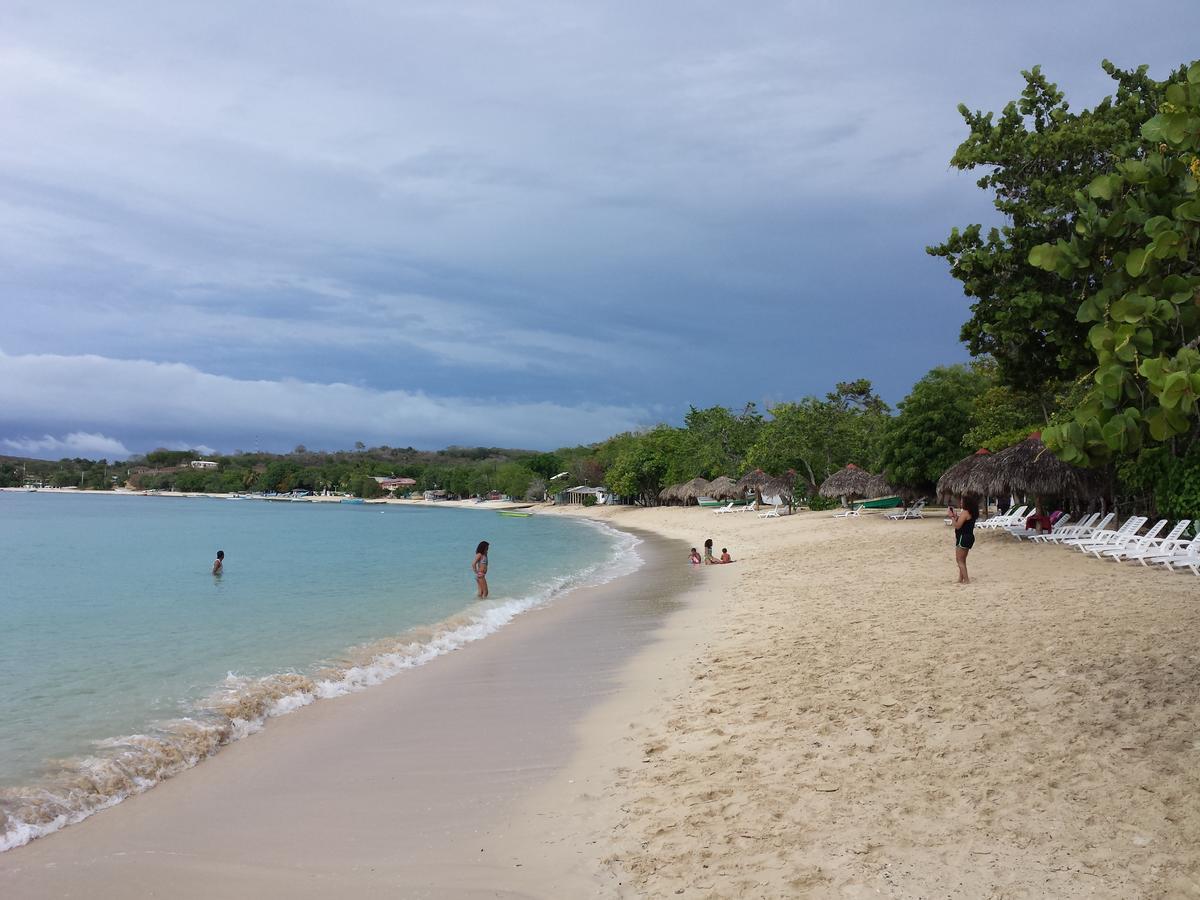 Paradise Island Beach Resort Punta Rucia Esterno foto