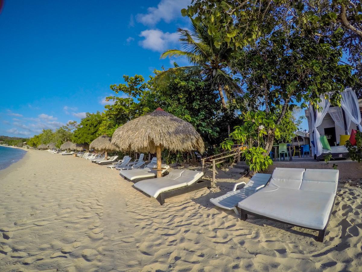 Paradise Island Beach Resort Punta Rucia Esterno foto